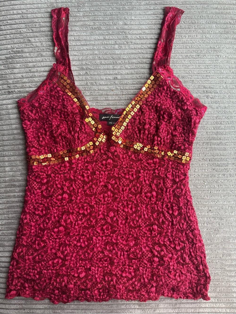 Ann Ferriday vintage Y2K red lace Top medium gold sequins